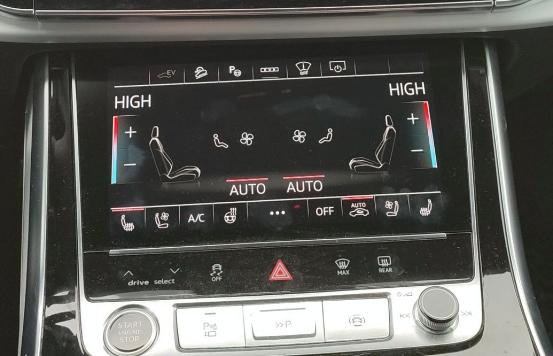 Audi Q8 TFSIe S-line - foto 11