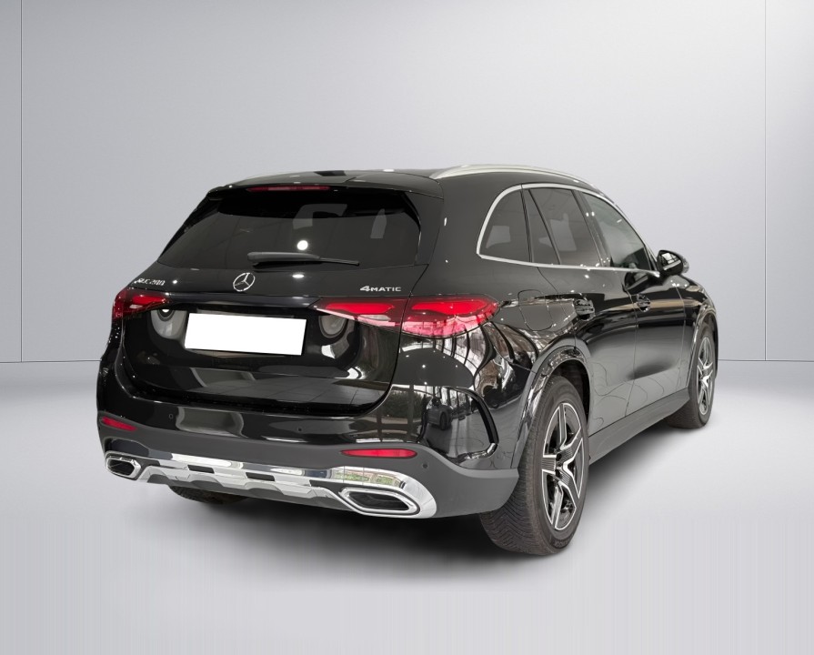 Mercedes-Benz GLC 200 4MATIC AMG (3)