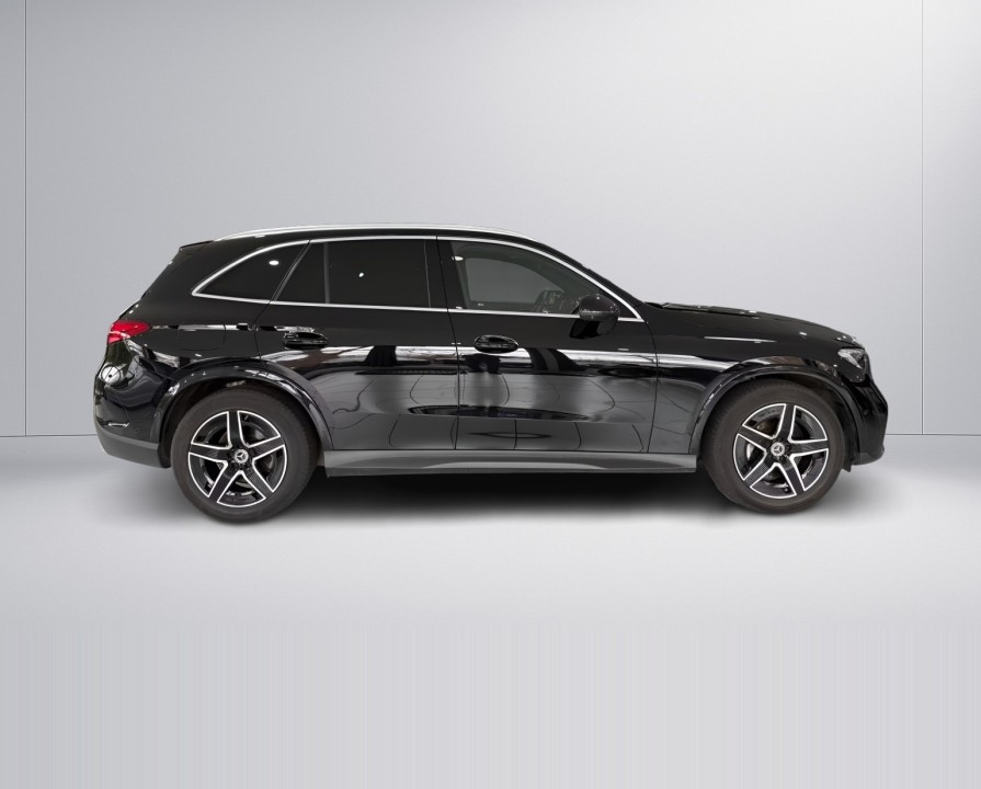 Mercedes-Benz GLC 200 4MATIC AMG (2)