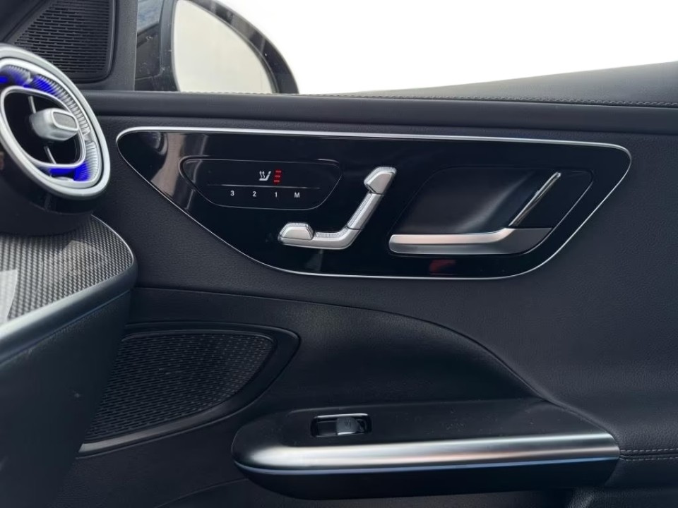 Mercedes-Benz C 300e 4MATIC AMG Line - foto 23