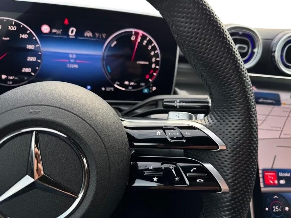 Mercedes-Benz C 300e 4MATIC AMG Line - foto 12