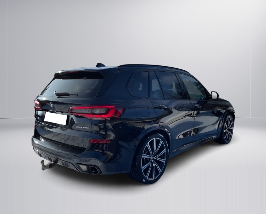 BMW X5 xDrive45e (2)