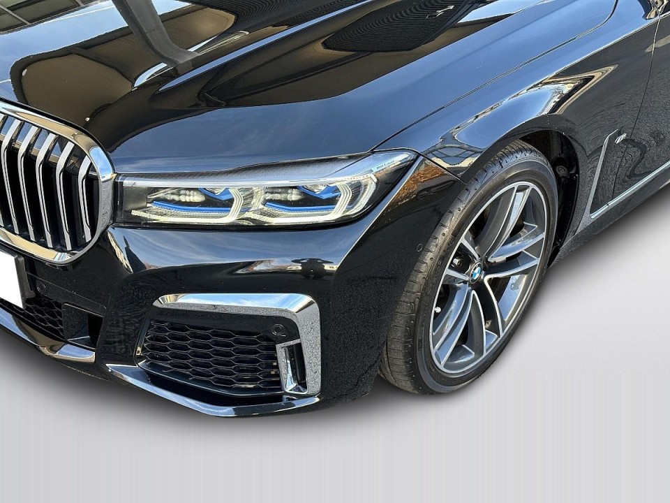BMW Seria 7 740i - foto 34