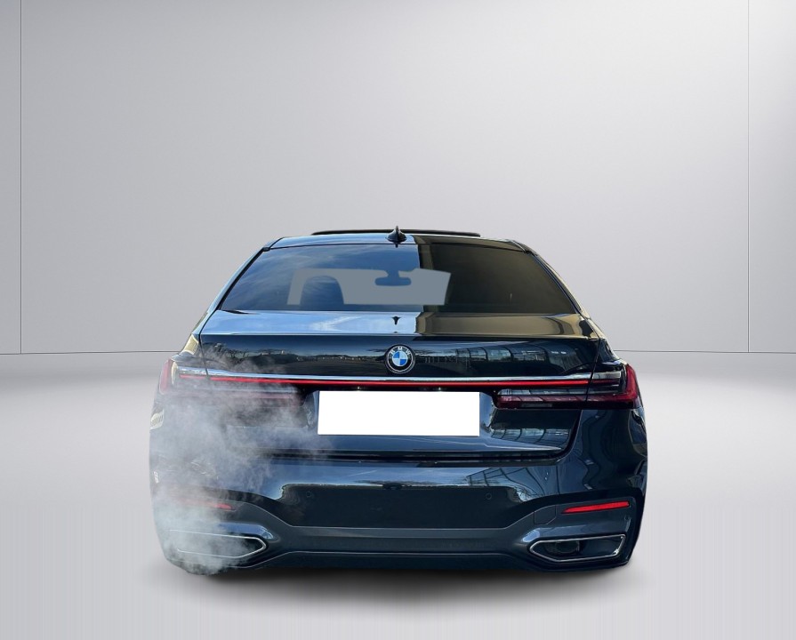 BMW Seria 7 740i (5)