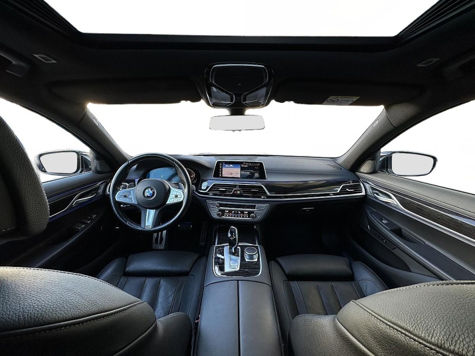 BMW Seria 7 740i - foto 13