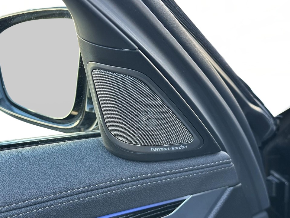 BMW Seria 7 740i - foto 31