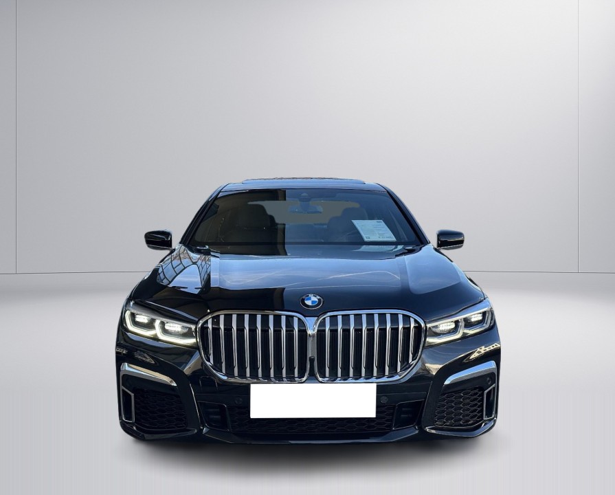 BMW Seria 7 740i (4)