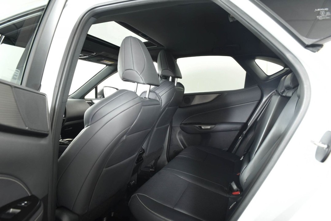 Lexus Seria NX 450h+ AWD F-Sport - foto 7