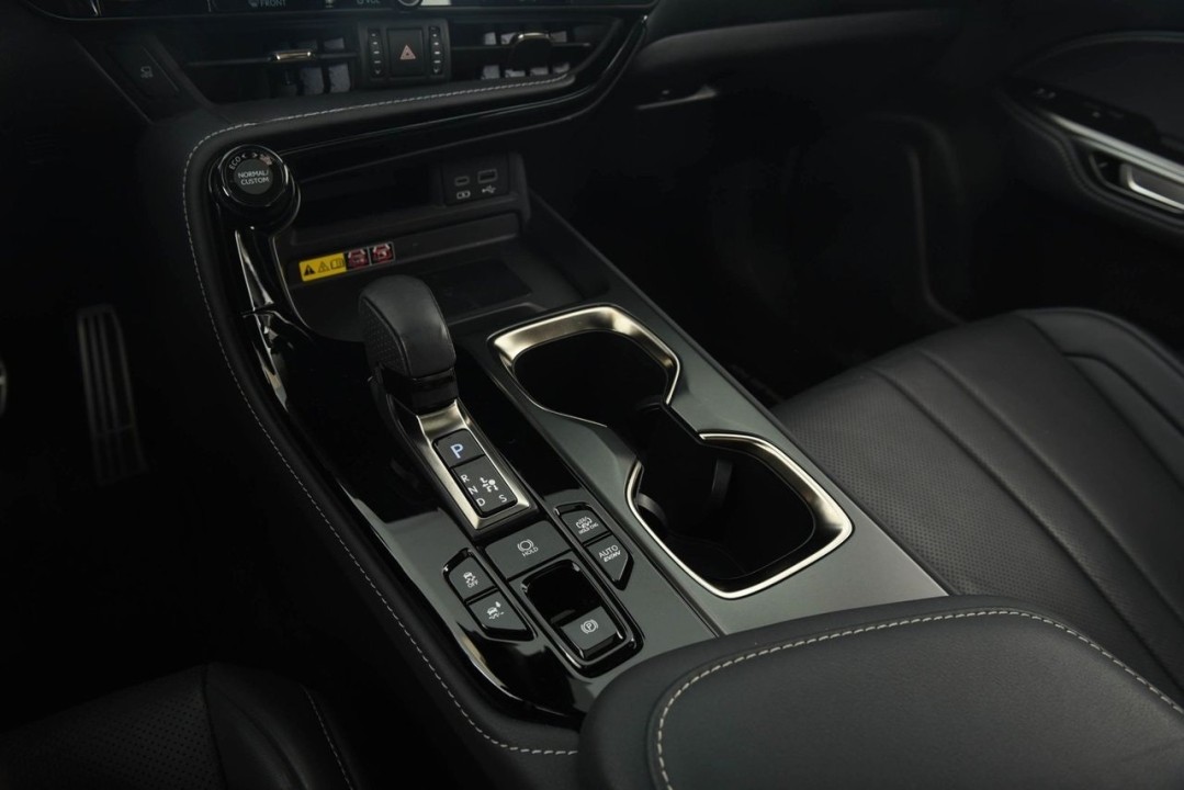 Lexus Seria NX 450h+ AWD F-Sport - foto 13