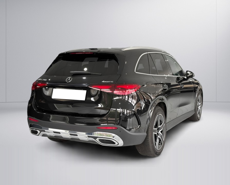 Mercedes-Benz GLC 200 4MATIC AMG Line (3)