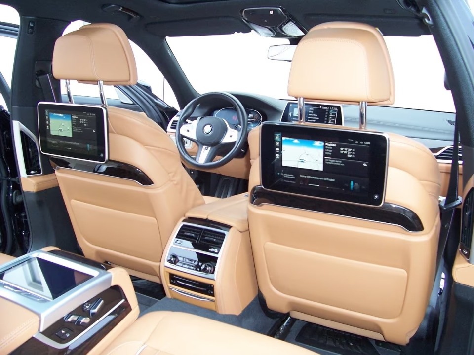 BMW Seria 7 745e xDrive M-Sport - foto 21