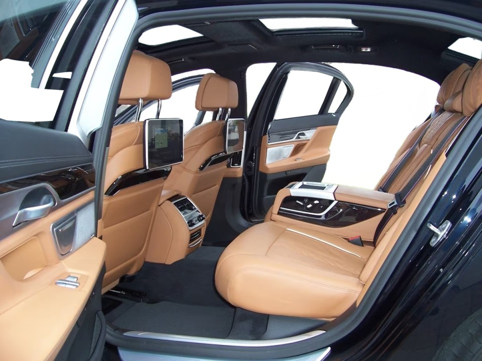 BMW Seria 7 745e xDrive M-Sport - foto 26