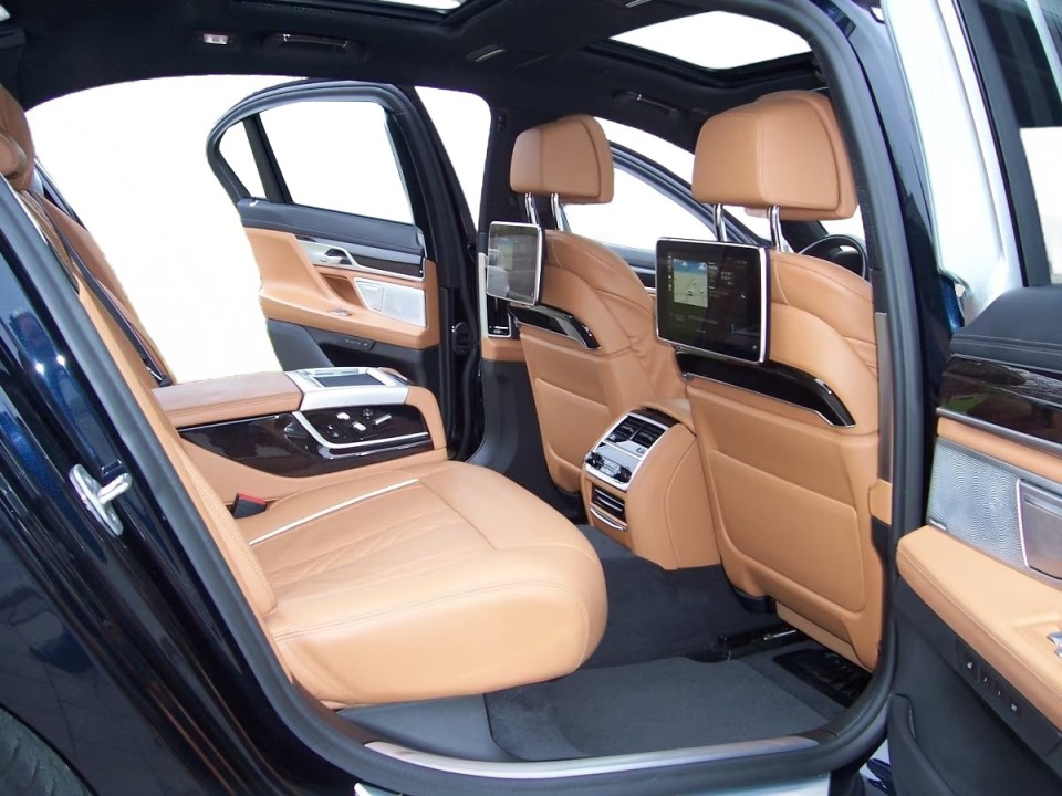 BMW Seria 7 745e xDrive M-Sport - foto 25