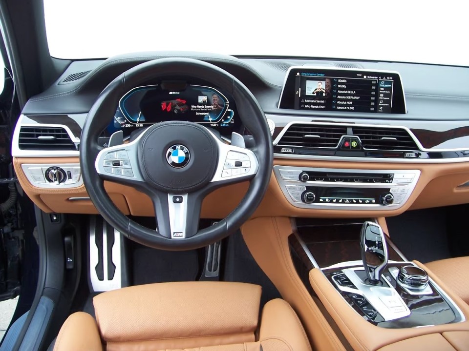 BMW Seria 7 745e xDrive M-Sport - foto 11