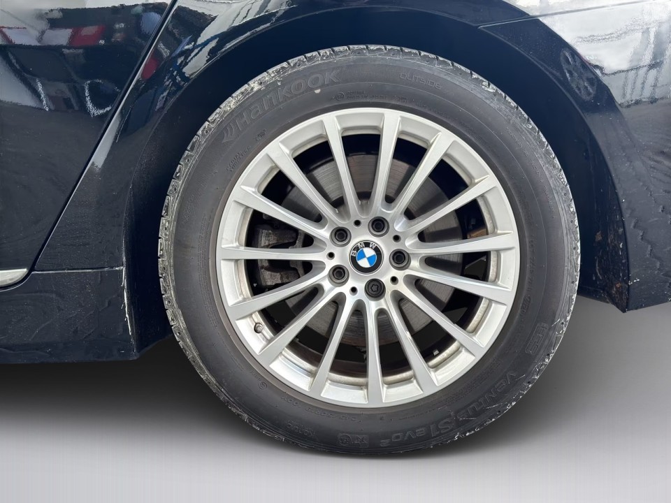 BMW Seria 7 745e - foto 10