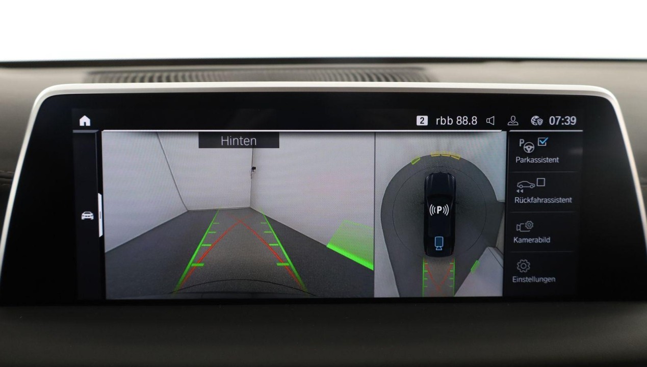 BMW Seria 7 xDrive745e - foto 14