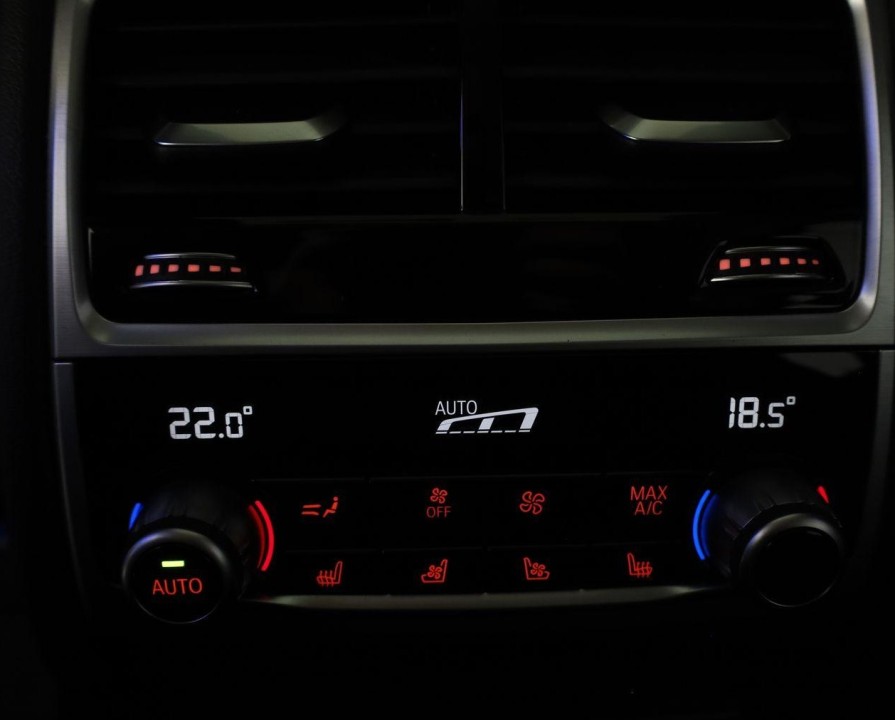 BMW Seria 7 xDrive745e - foto 22