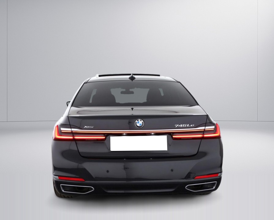 BMW Seria 7 xDrive745e (4)
