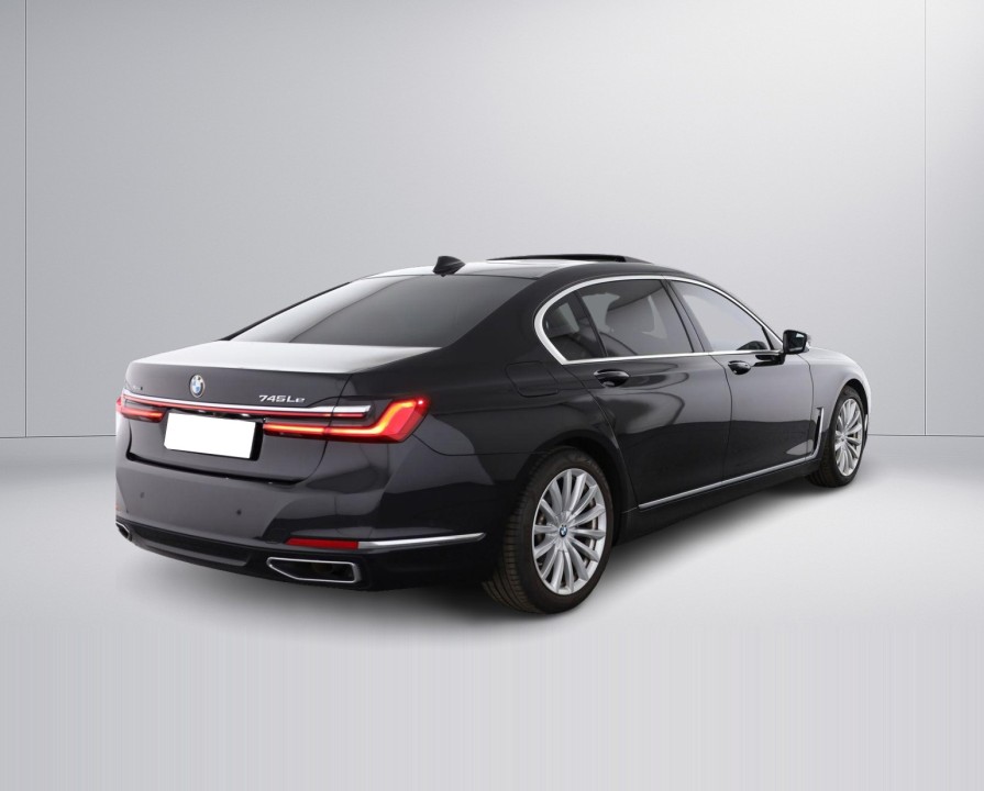 BMW Seria 7 xDrive745e (3)
