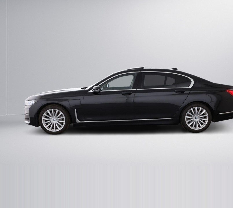 BMW Seria 7 xDrive745e - foto 6