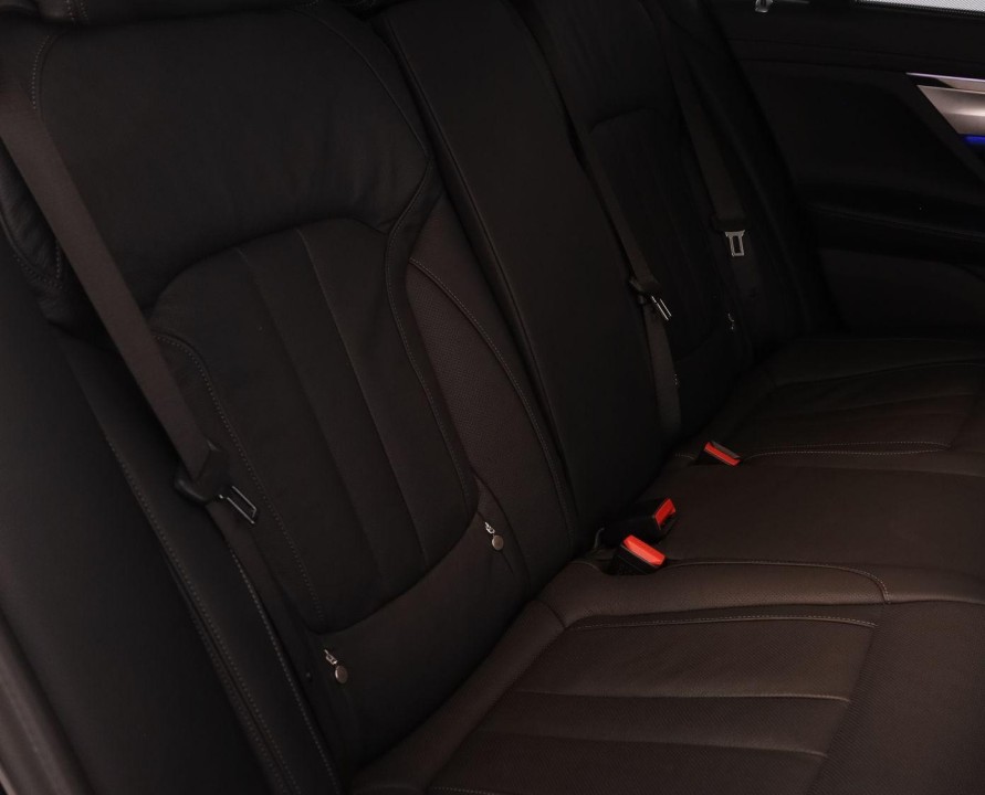 BMW Seria 7 xDrive745e - foto 11