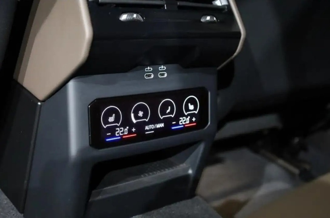 BMW Seria 5 520i M-Sport - foto 12