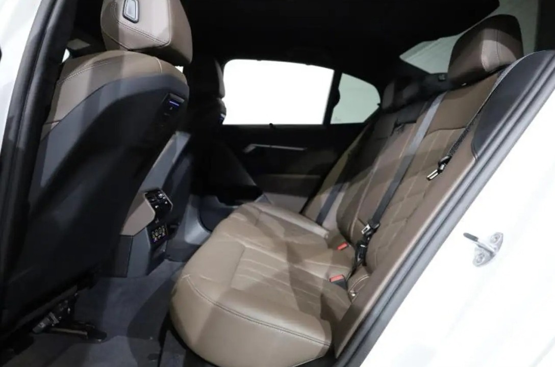 BMW Seria 5 520i M-Sport - foto 13