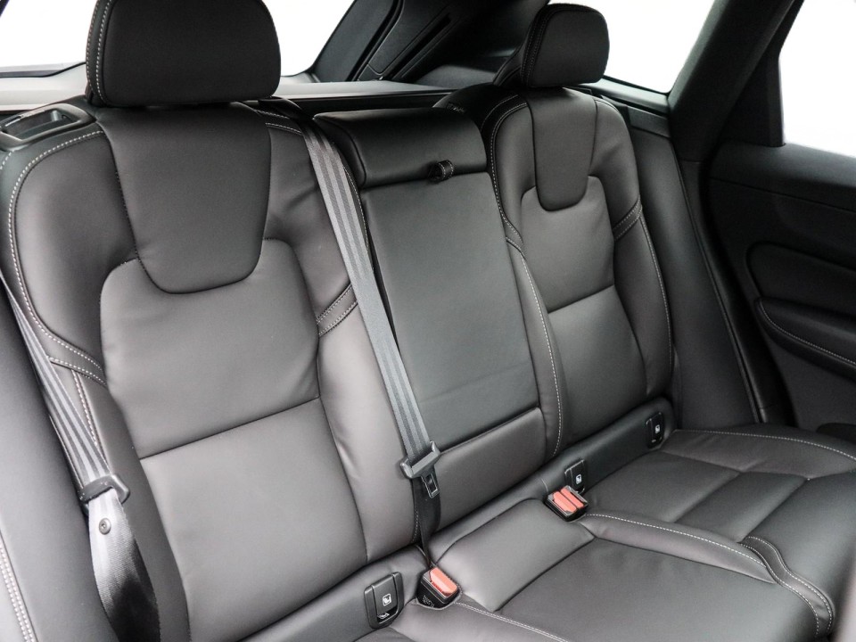 Volvo XC 60 B5 R Design (4)