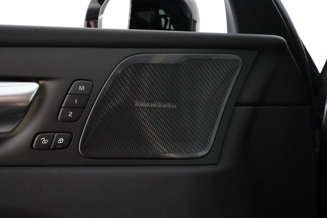 Volvo XC 60 T6 Recharge AWD Plus Dark - foto 13