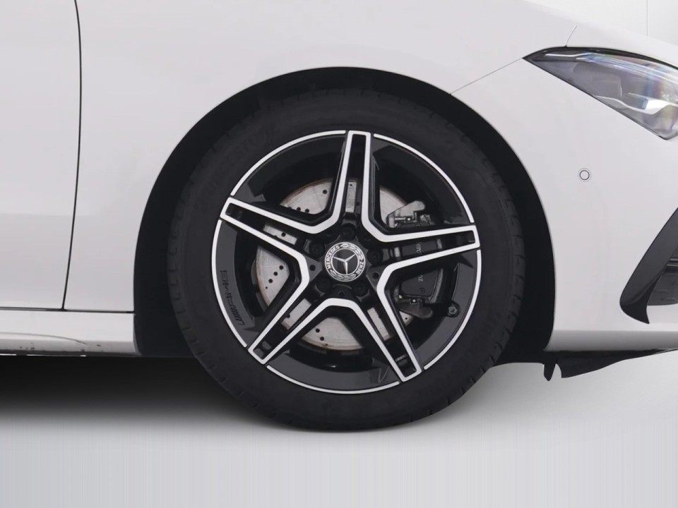 Mercedes-Benz CLA 200 AMG Line - foto 17