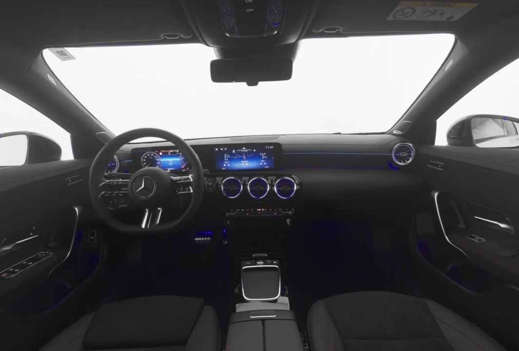 Mercedes-Benz CLA 200 AMG Line - foto 11