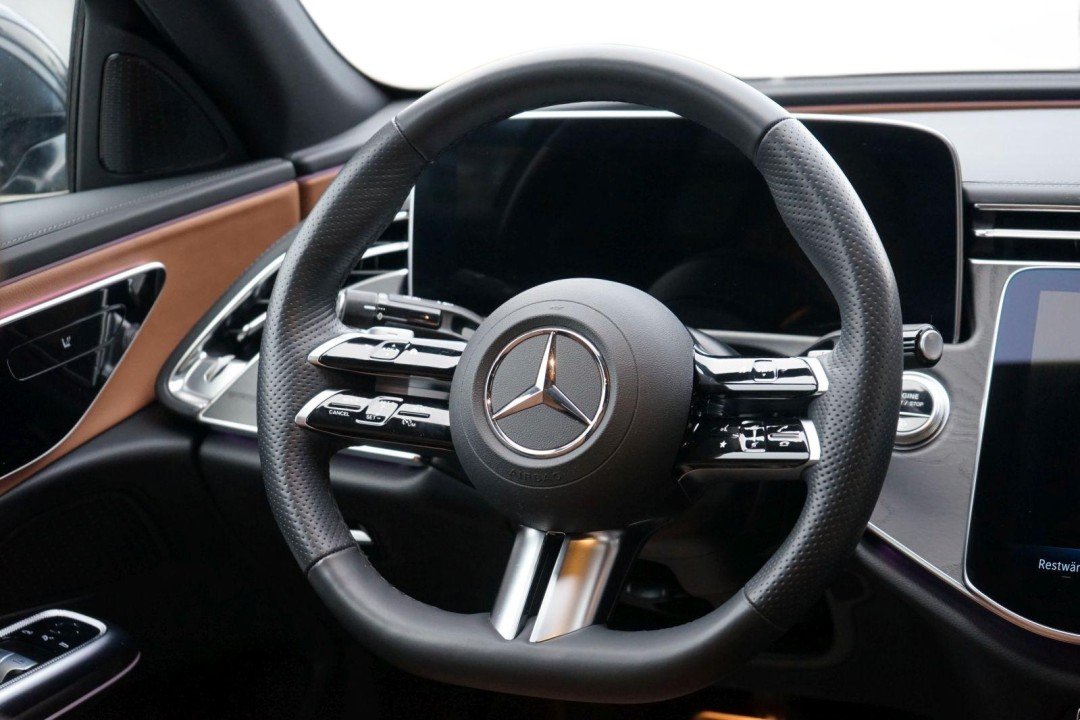 Mercedes-Benz E - foto 9