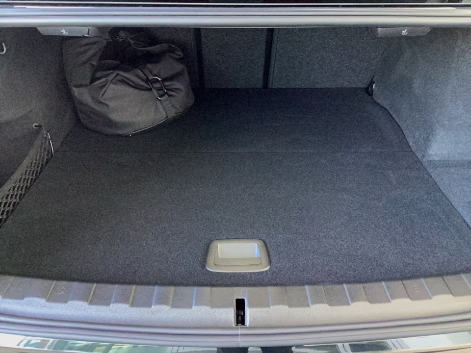 BMW Seria 3 330e xDrive M-Sport - foto 15