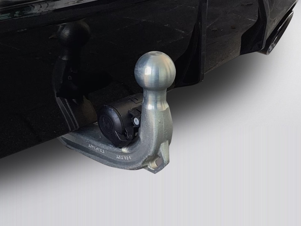 BMW Seria 3 330e xDrive M-Sport - foto 17