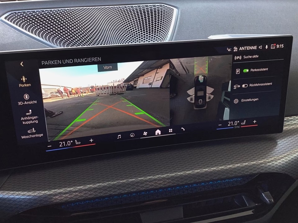 BMW Seria 3 330e xDrive M-Sport - foto 11