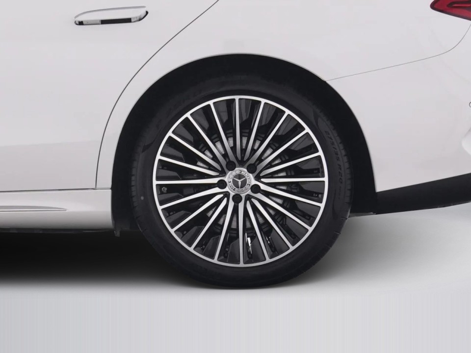 Mercedes-Benz E 200 AMG Line - foto 19