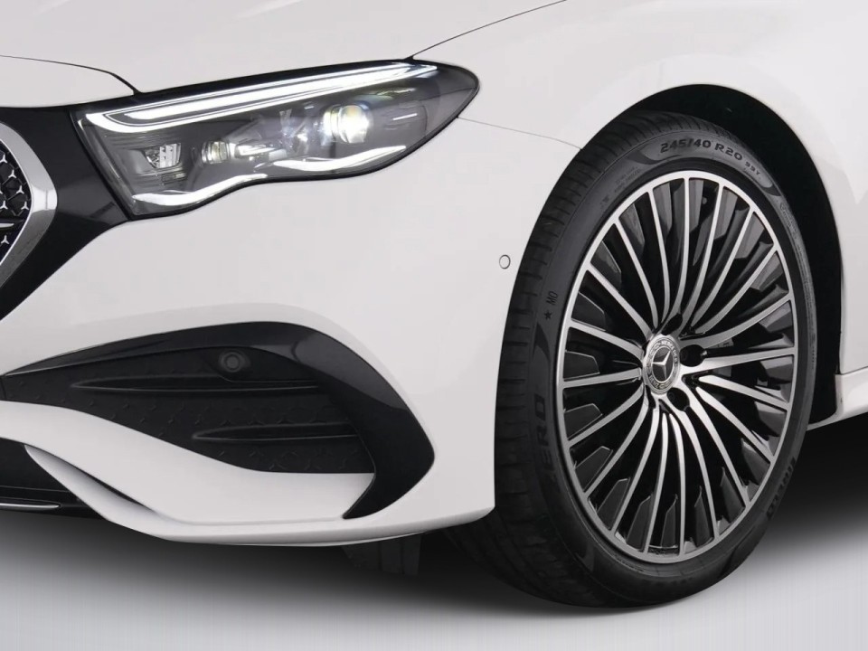 Mercedes-Benz E 200 AMG Line - foto 14