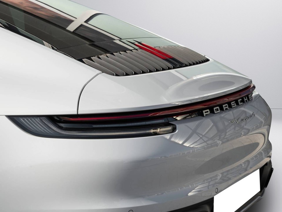 Porsche 911 Carrera 4 - foto 27