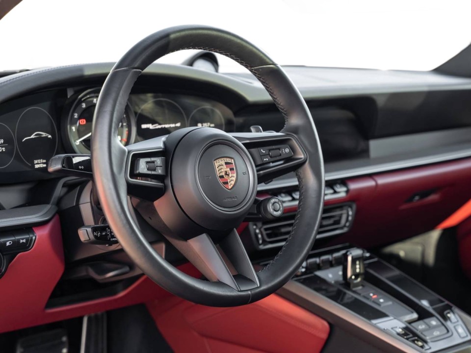 Porsche 911 Carrera 4 - foto 7