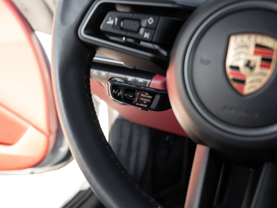 Porsche 911 Carrera 4 - foto 12