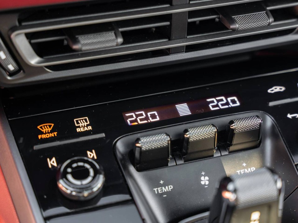 Porsche 911 Carrera 4 - foto 17