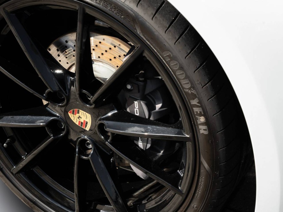 Porsche 911 Carrera 4 - foto 29