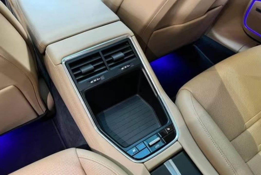 Porsche Panamera 4 E-Hybrid Platinum Edition - foto 22