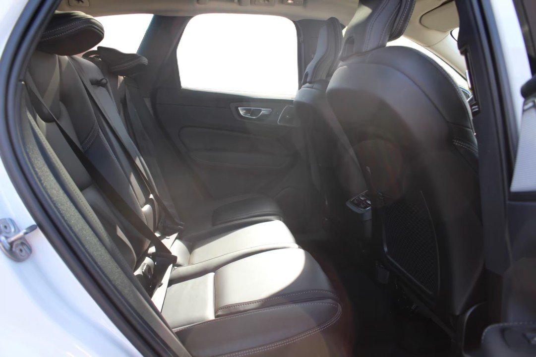 Volvo XC 60 B5 AWD Ultra Dark - foto 21