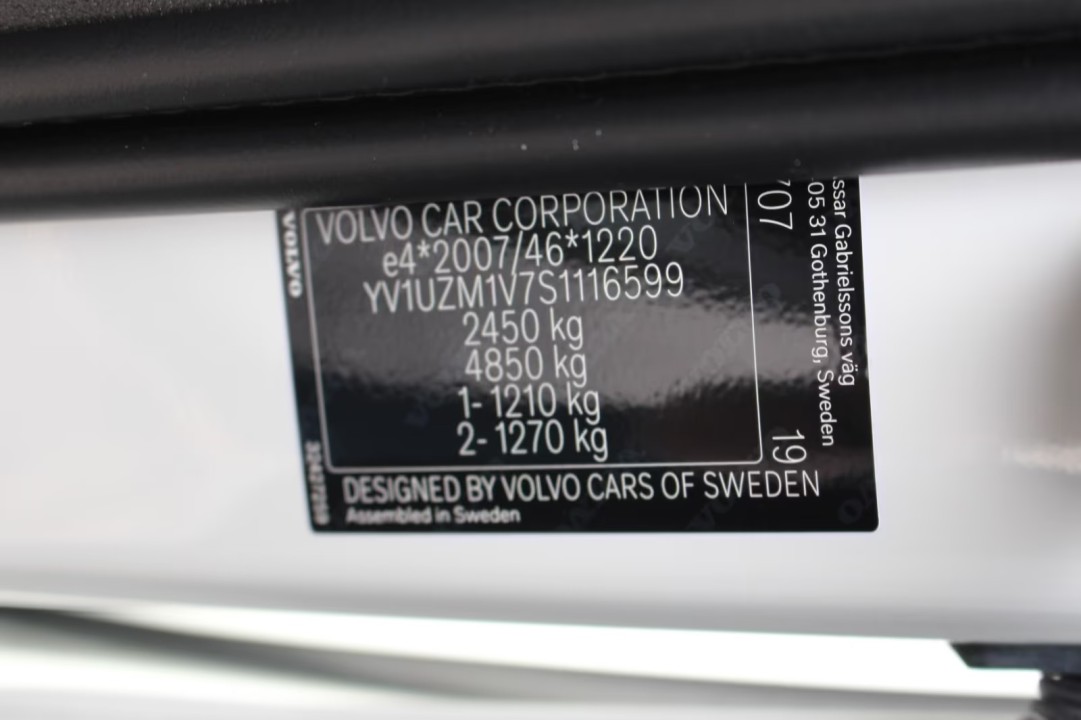 Volvo XC 60 B5 AWD Ultra Dark - foto 27