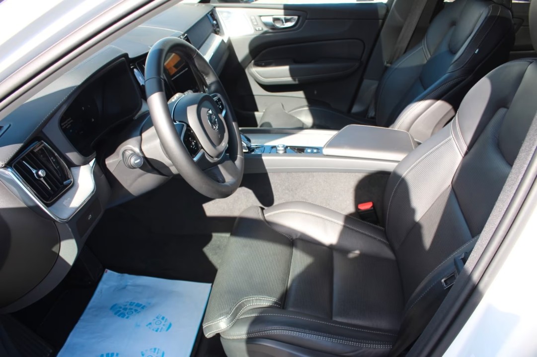 Volvo XC 60 B5 AWD Ultra Dark - foto 6