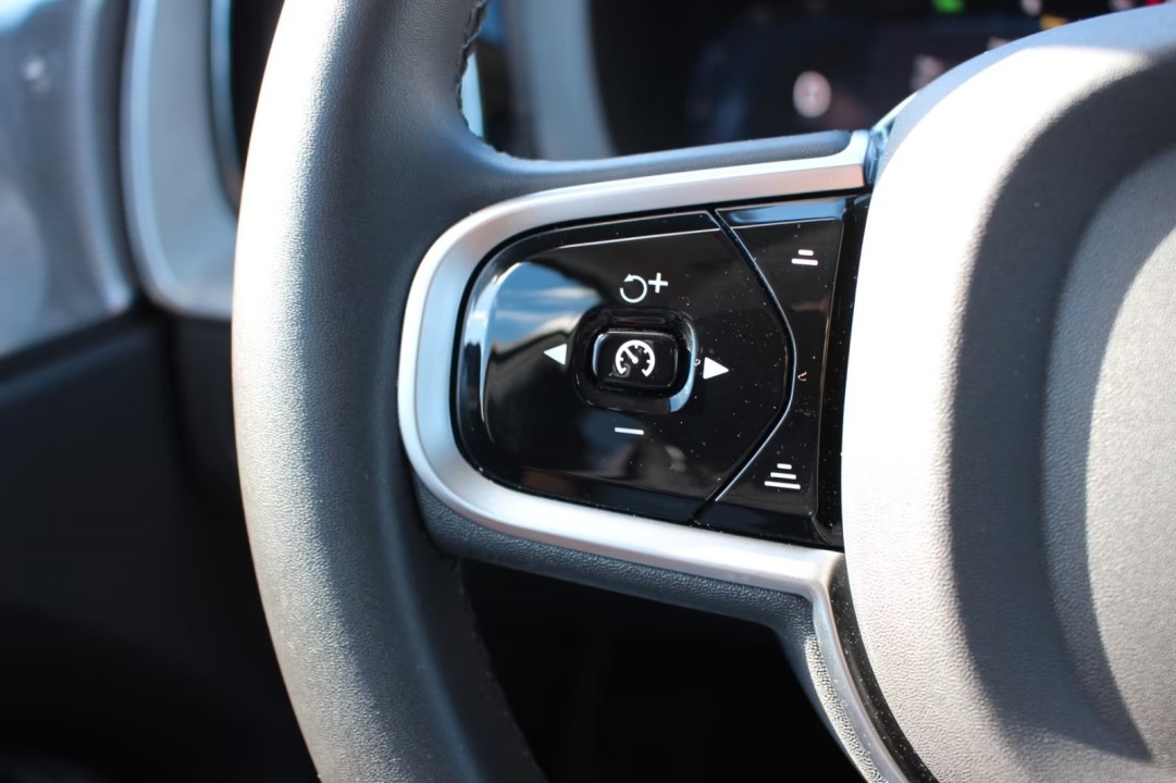 Volvo XC 60 B5 AWD Ultra Dark - foto 8