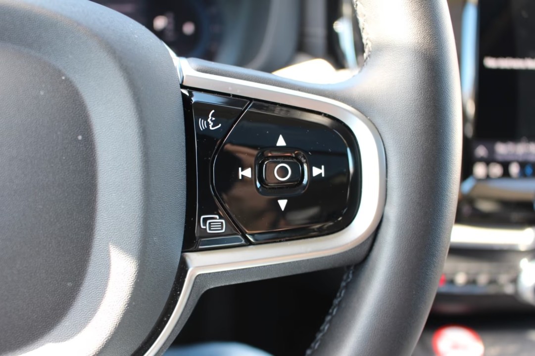 Volvo XC 60 B5 AWD Ultra Dark - foto 9