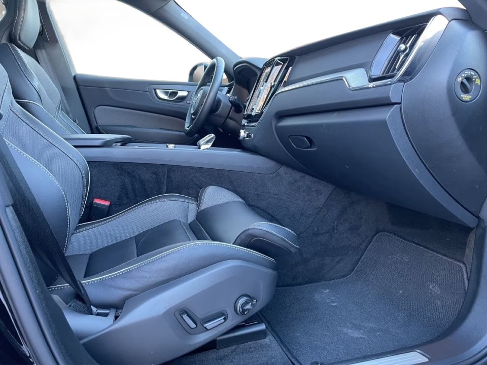 Volvo XC 60 T8 Recharge AWD Plus Dark - foto 10