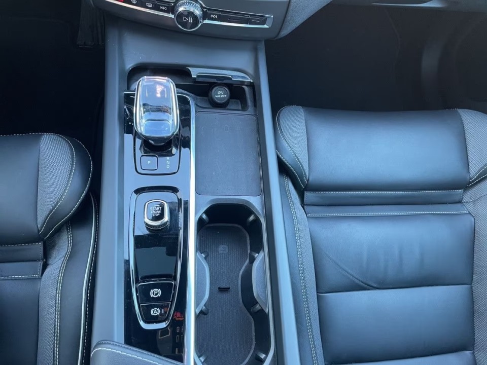 Volvo XC 60 T8 Recharge AWD Plus Dark - foto 11